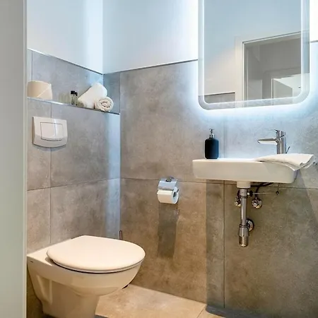 In Hage With Swimming Pool Ferienhaus